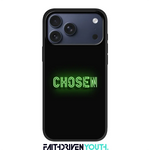 Christelijk telefoonhoesje CHOSEN met neon-groene tekst op donkere achtergrond – modern design voor jongeren.