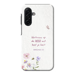 Hardcase telefoonhoesje met aquarel bloemen, bijtjes en vlinder – Spreuken 3:5 “Vertrouw op de HEER met heel je hart” – geloof en inspiratie